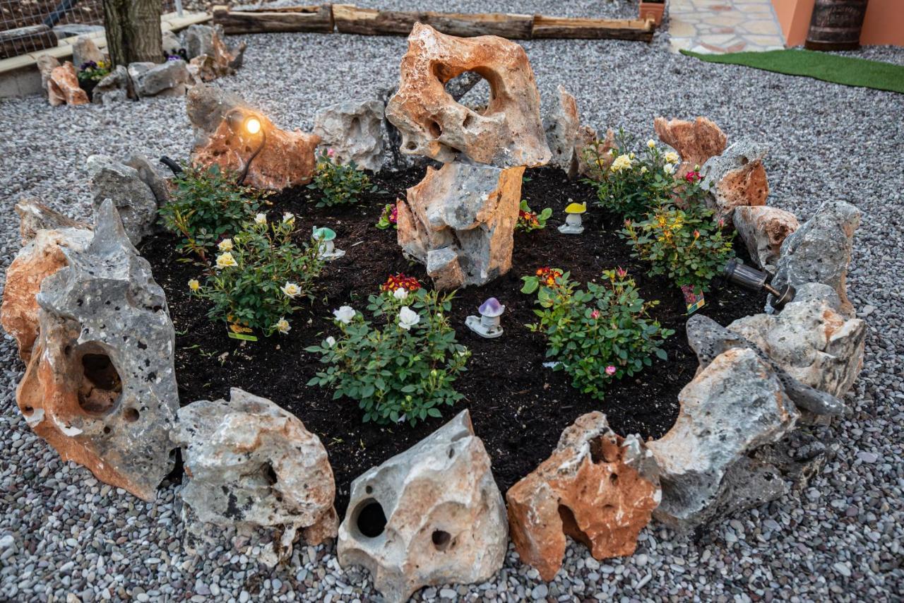 Rock Garden Villa Marantochori Exterior foto